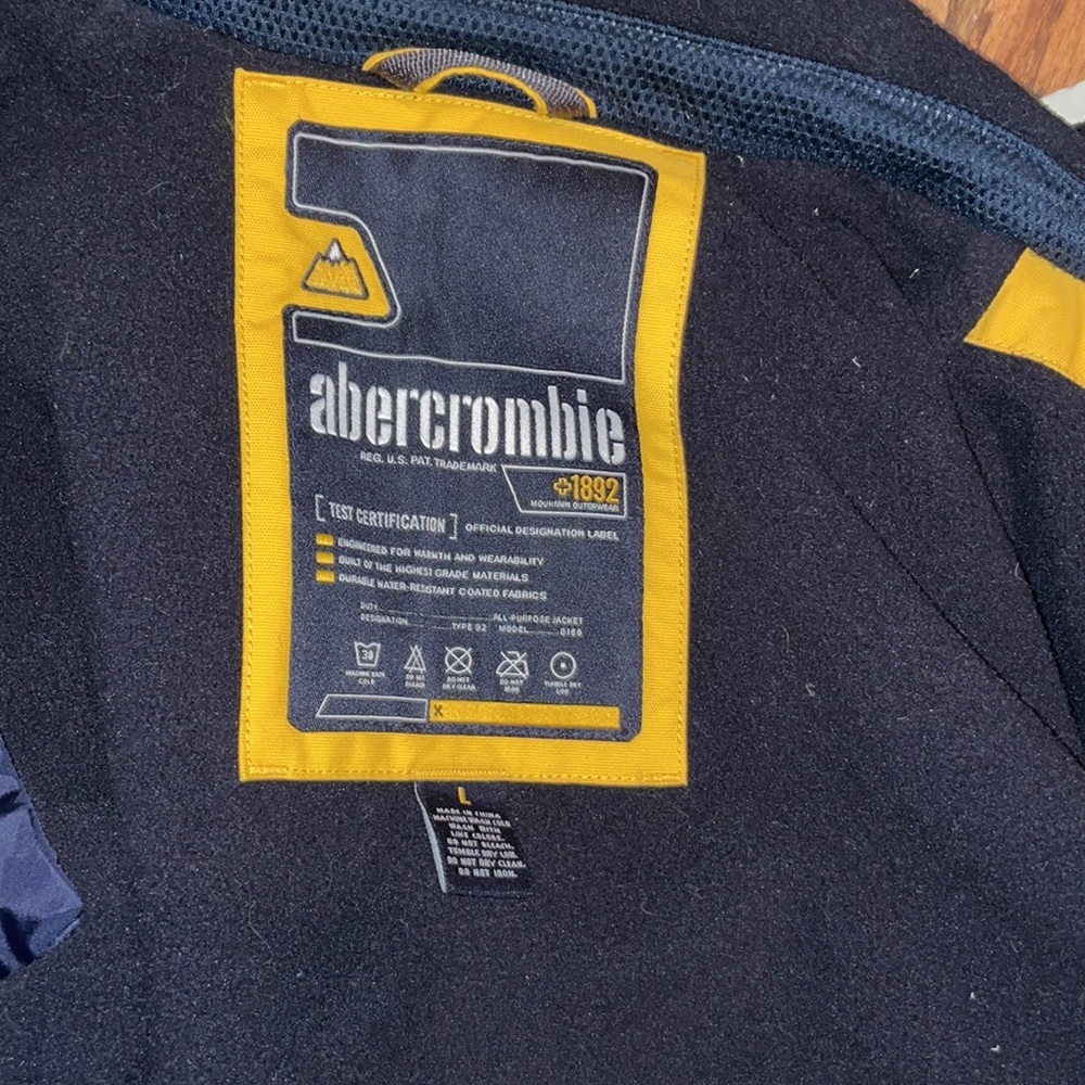 Ski Jacket - Picture 10 of 11
